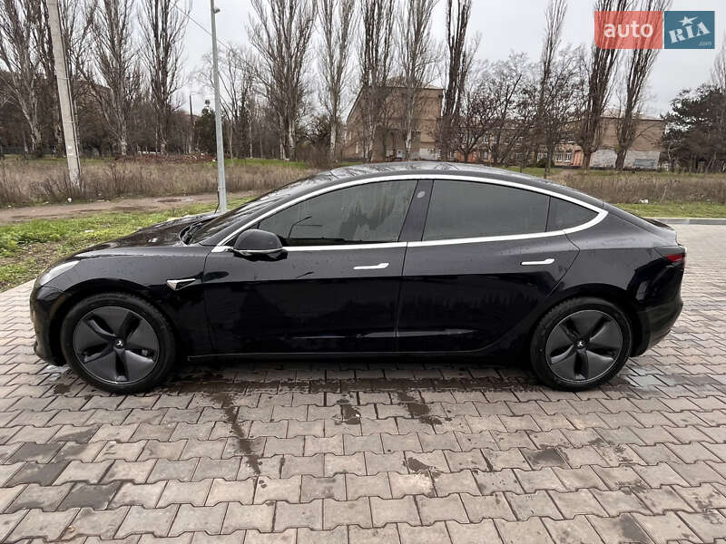 Седан Tesla Model 3 2019 в Кривом Роге