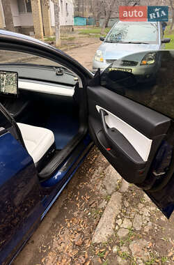 Седан Tesla Model 3 2021 в Одессе