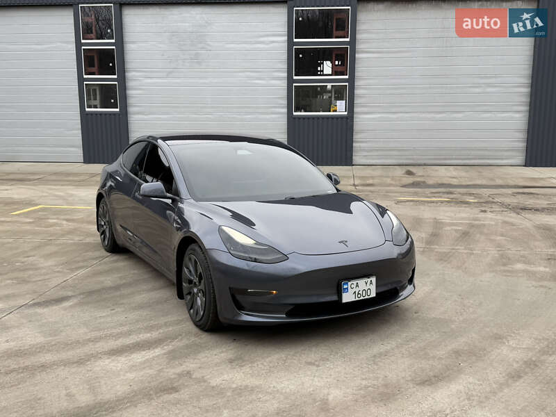 Седан Tesla Model 3 2018 в Золотоноше