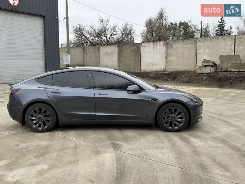Седан Tesla Model 3 2018 в Золотоноше