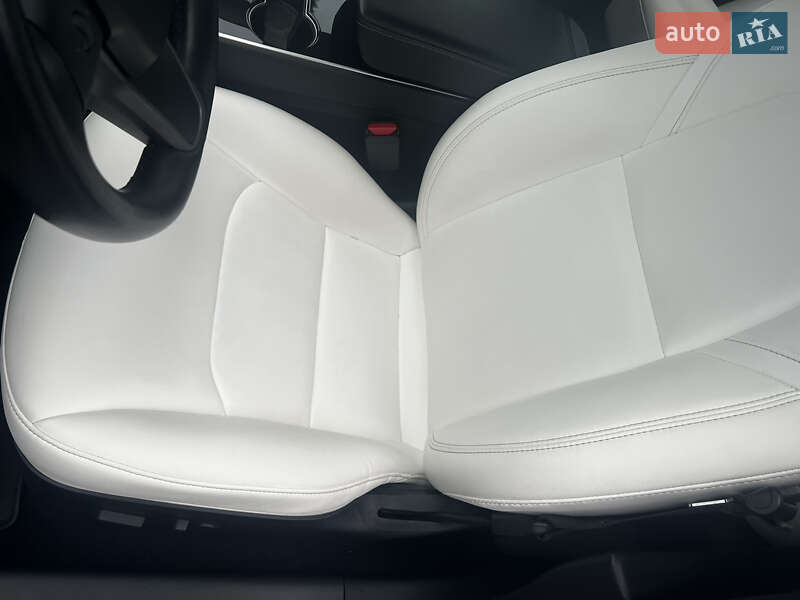 Седан Tesla Model 3 2018 в Львове фото 54 Седан Tesla Model 3 2018 в Львове