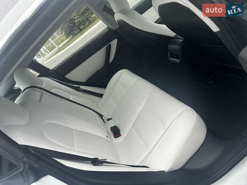 Седан Tesla Model 3 2018 в Львове фото 73 Седан Tesla Model 3 2018 в Львове
