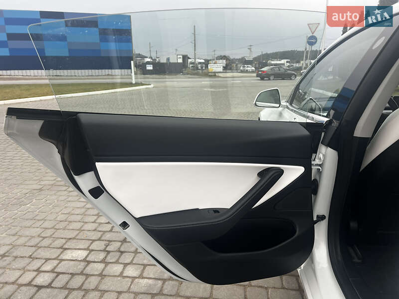 Седан Tesla Model 3 2018 в Львове фото 81 Седан Tesla Model 3 2018 в Львове