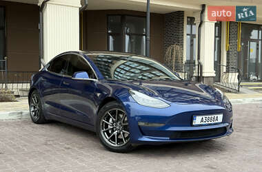 Седан Tesla Model 3 2020 в Киеве