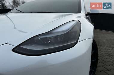 Седан Tesla Model 3 2022 в Кагарлыке
