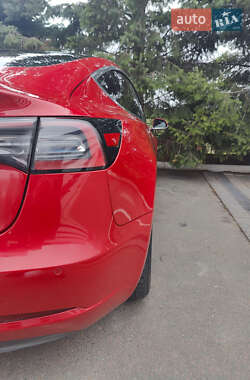 Седан Tesla Model 3 2018 в Одесі
