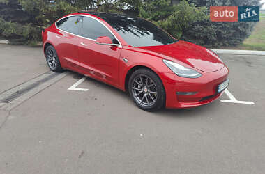Седан Tesla Model 3 2018 в Одесі