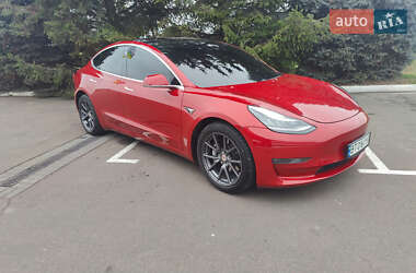 Седан Tesla Model 3 2018 в Одесі