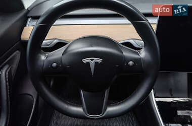 Седан Tesla Model 3 2018 в Одесі