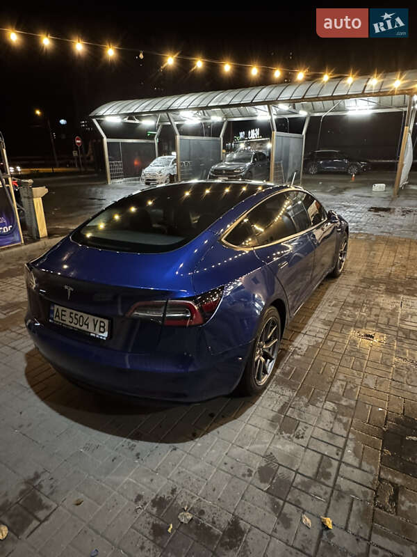 Седан Tesla Model 3 2021 в Днепре