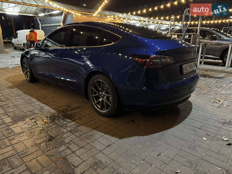 Седан Tesla Model 3 2021 в Днепре