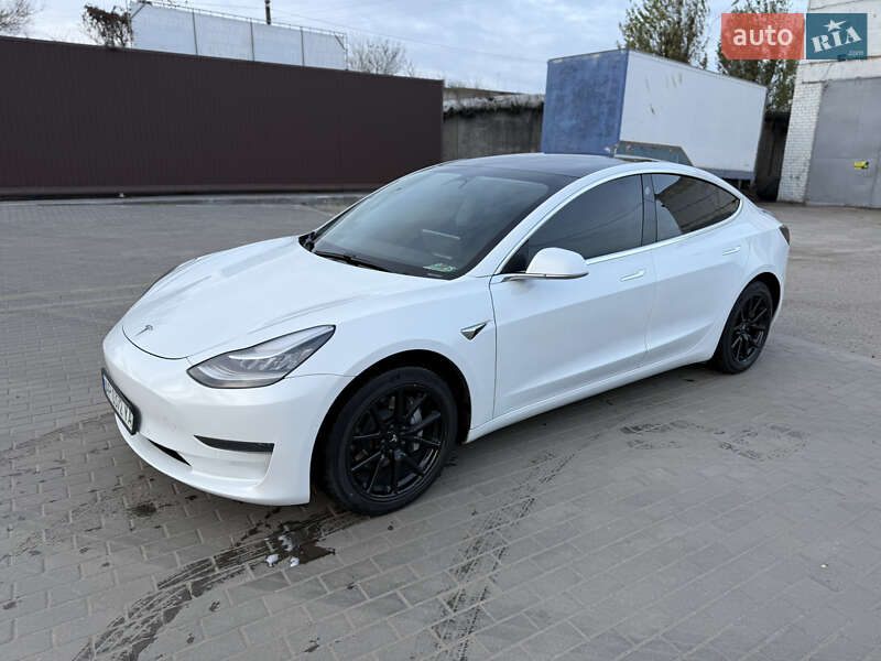 Седан Tesla Model 3 2020 в Запоріжжі фото Седан Tesla Model 3 2020 в Запоріжжі