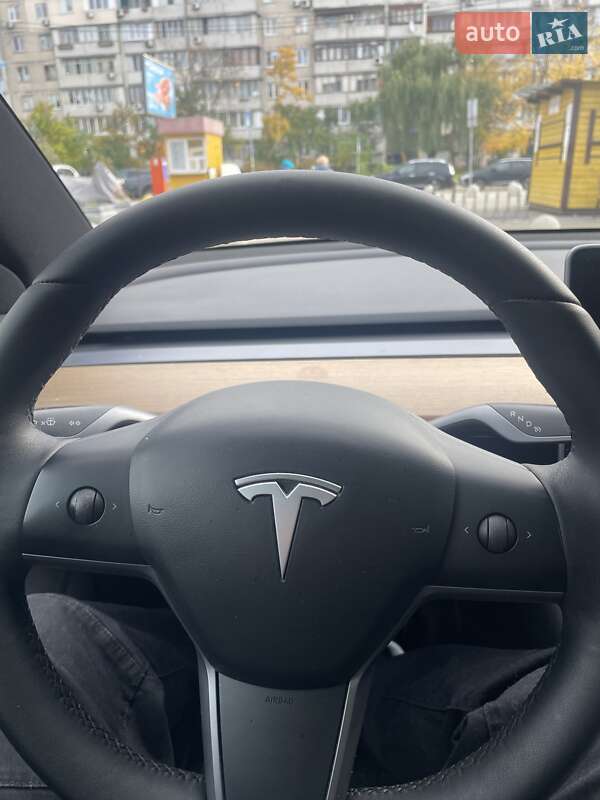 Седан Tesla Model 3 2020 в Киеве