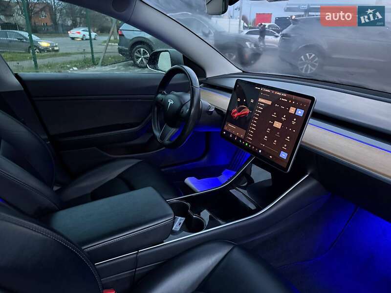 Седан Tesla Model 3 2018 в Луцке фото 18 Седан Tesla Model 3 2018 в Луцке