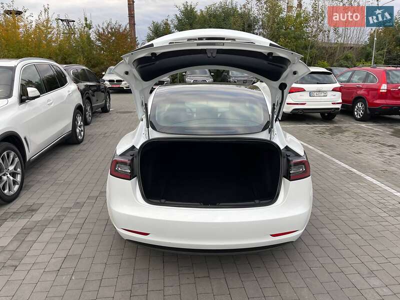 Седан Tesla Model 3 2018 в Львове фото 23 Седан Tesla Model 3 2018 в Львове