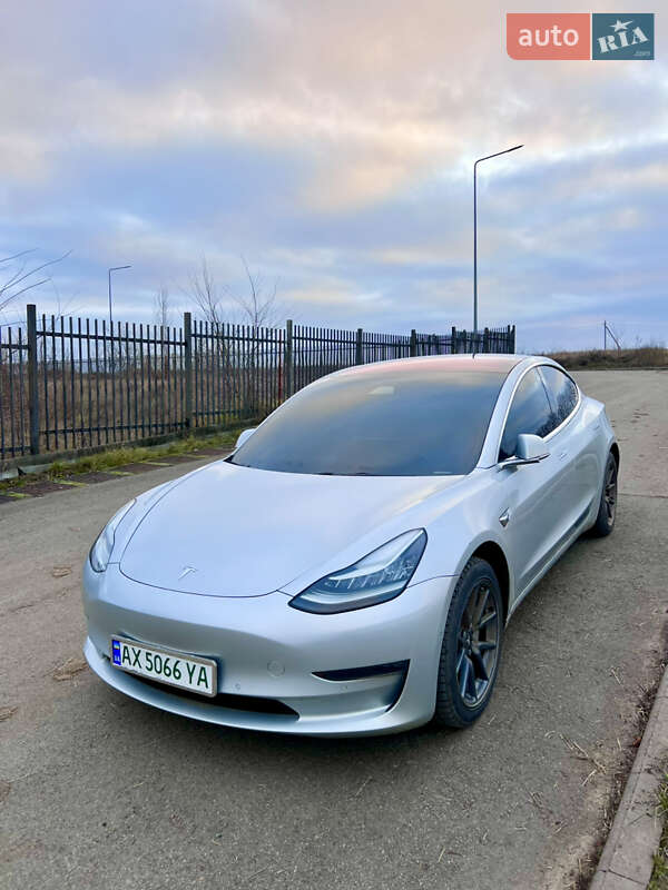 Седан Tesla Model 3 2018 в Харькове