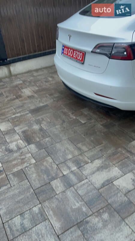 Седан Tesla Model 3 2021 в Луцке фото 3 Седан Tesla Model 3 2021 в Луцке