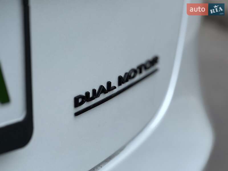 Седан Tesla Model 3 2022 в Запоріжжі