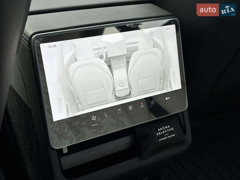 Седан Tesla Model 3 2025 в Луцке