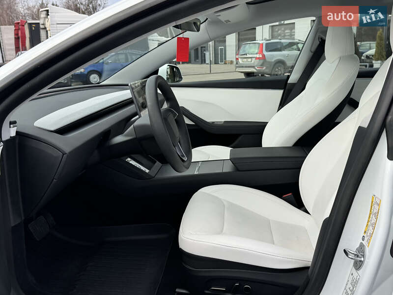 Седан Tesla Model 3 2025 в Луцке