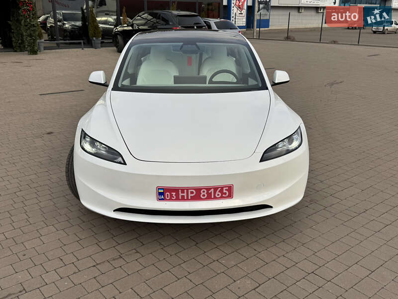 Седан Tesla Model 3 2025 в Луцке