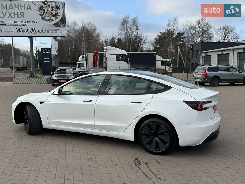 Седан Tesla Model 3 2025 в Луцке