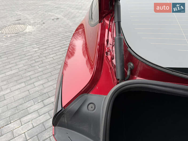 Седан Tesla Model 3 2024 в Виннице