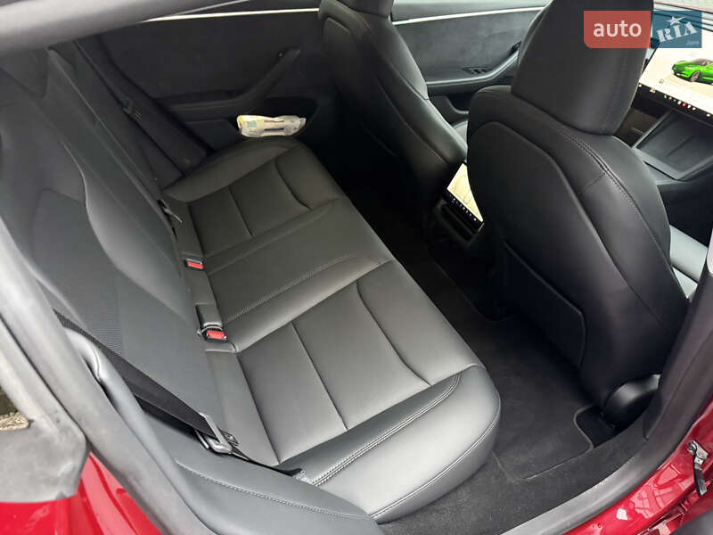 Седан Tesla Model 3 2024 в Виннице