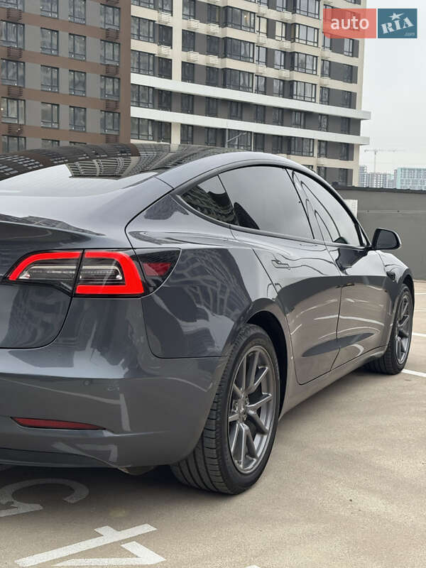 Седан Tesla Model 3 2020 в Киеве фото 12 Седан Tesla Model 3 2020 в Киеве