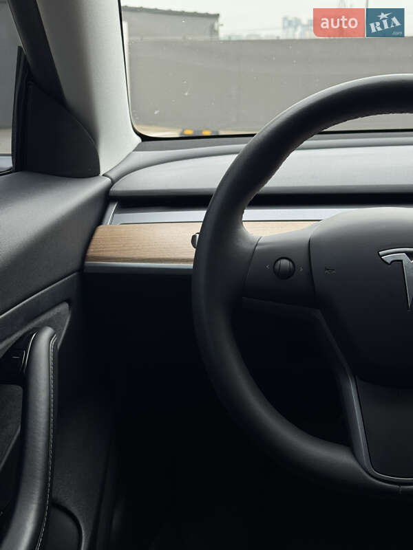 Седан Tesla Model 3 2020 в Киеве фото 25 Седан Tesla Model 3 2020 в Киеве