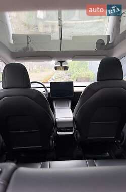 Седан Tesla Model 3 2021 в Дніпрі