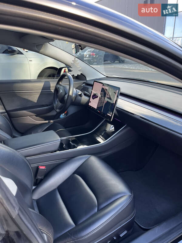 Седан Tesla Model 3 2018 в Киеве фото 12 Седан Tesla Model 3 2018 в Киеве