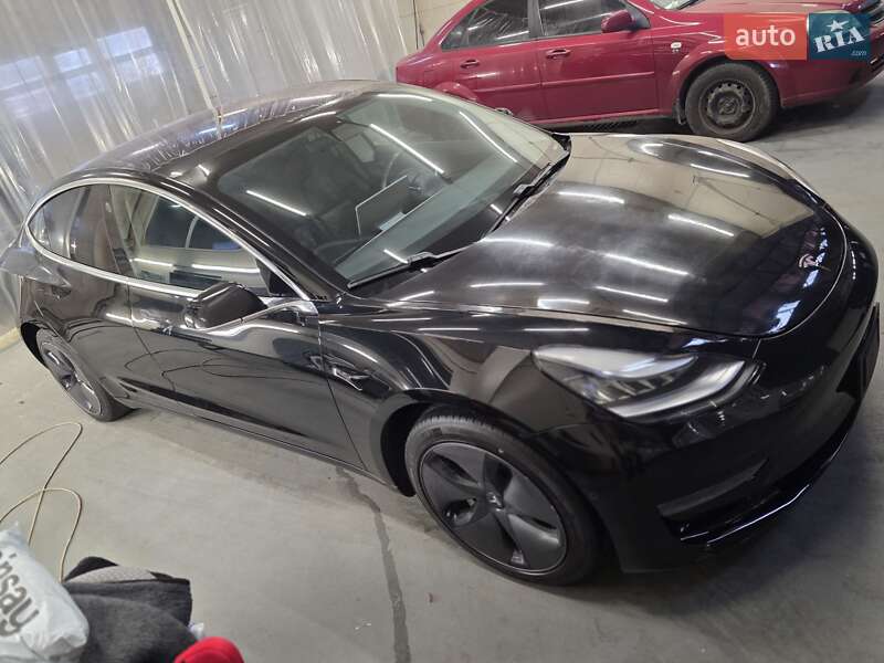 Седан Tesla Model 3 2018 в Львове фото 15 Седан Tesla Model 3 2018 в Львове