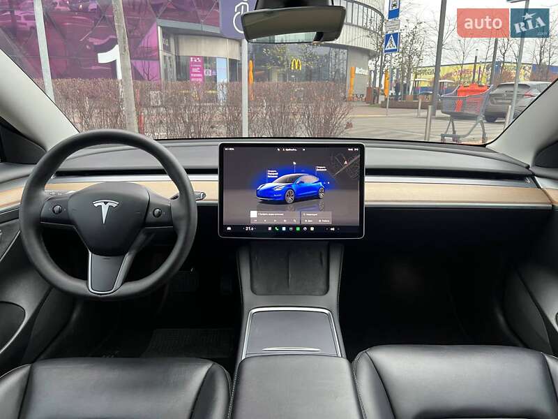 Седан Tesla Model 3 2022 в Киеве