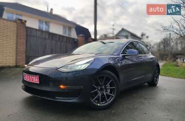 Седан Tesla Model 3 2020 в Києві