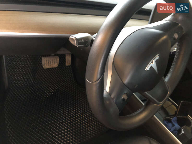 Седан Tesla Model 3 2019 в Харькове