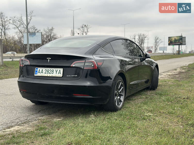 Седан Tesla Model 3 2021 в Киеве фото 3 Седан Tesla Model 3 2021 в Киеве