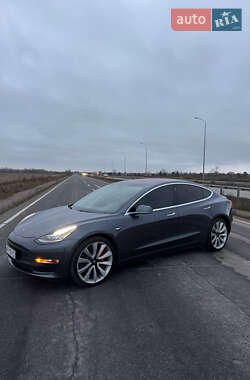 Седан Tesla Model 3 2018 в Киеве