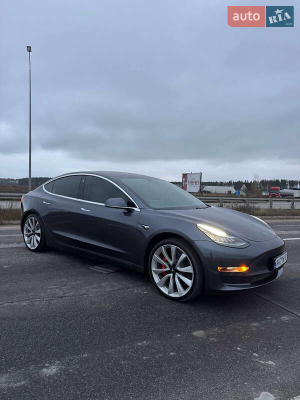 Седан Tesla Model 3 2018 в Киеве