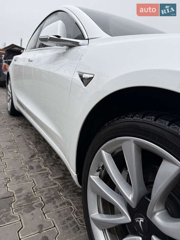 Седан Tesla Model 3 2018 в Одессе