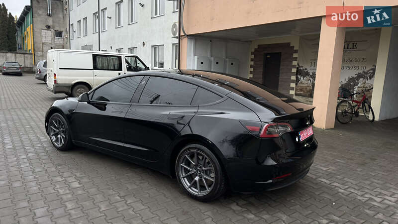 Седан Tesla Model 3 2021 в Луцке фото 12 Седан Tesla Model 3 2021 в Луцке