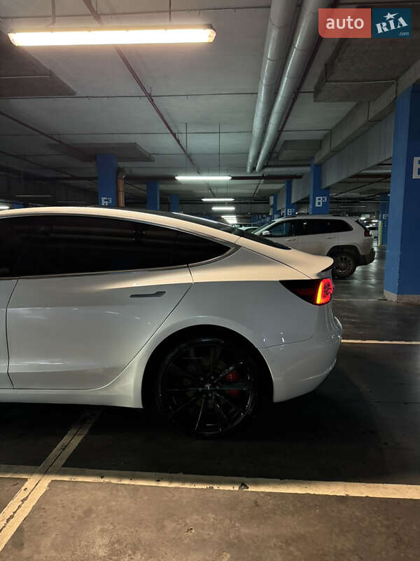 Седан Tesla Model 3 2020 в Львове фото 8 Седан Tesla Model 3 2020 в Львове