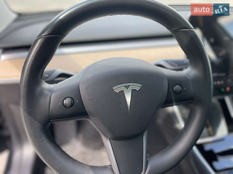 Седан Tesla Model 3 2019 в Львове фото 21 Седан Tesla Model 3 2019 в Львове