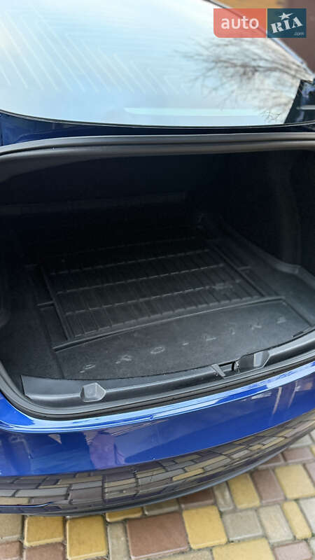 Седан Tesla Model 3 2019 в Харкові