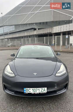 Седан Tesla Model 3 2017 в Львове