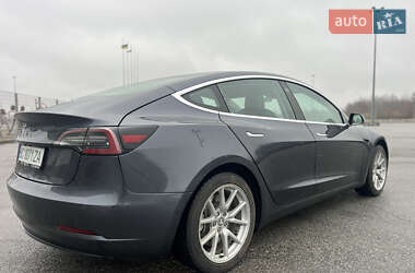 Седан Tesla Model 3 2017 в Львове