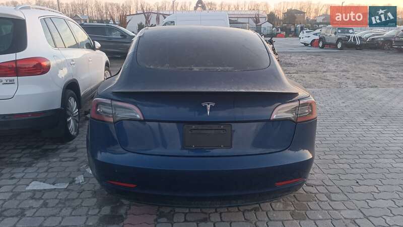 Седан Tesla Model 3 2023 в Городке