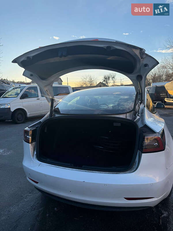Седан Tesla Model 3 2022 в Киеве фото 7 Седан Tesla Model 3 2022 в Киеве