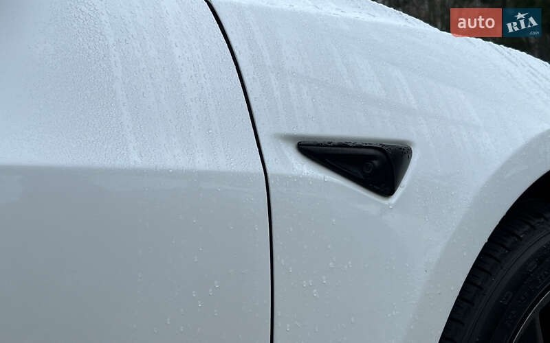 Седан Tesla Model 3 2022 в Львове