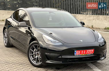 Седан Tesla Model 3 2023 в Луцке